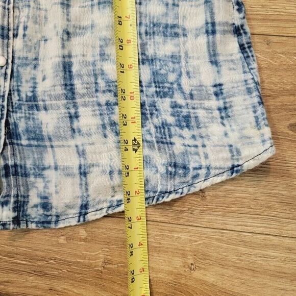 Fab'rik Top Pearl Snap Women's Long Sleeves Sz Medium Tie Dye Blue White - Picture 8 of 11